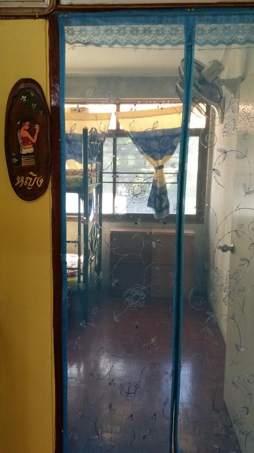 Lucky House Hostel Chiang Mai Bagian luar foto
