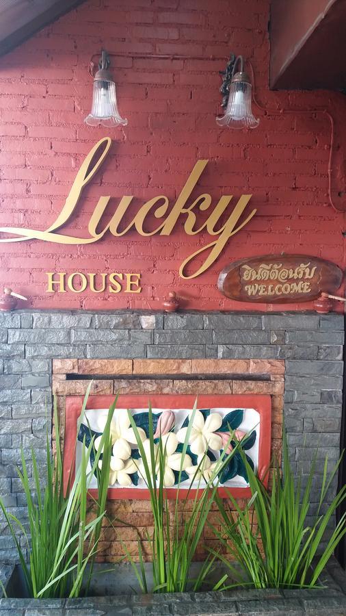 Lucky House Hostel Chiang Mai Bagian luar foto