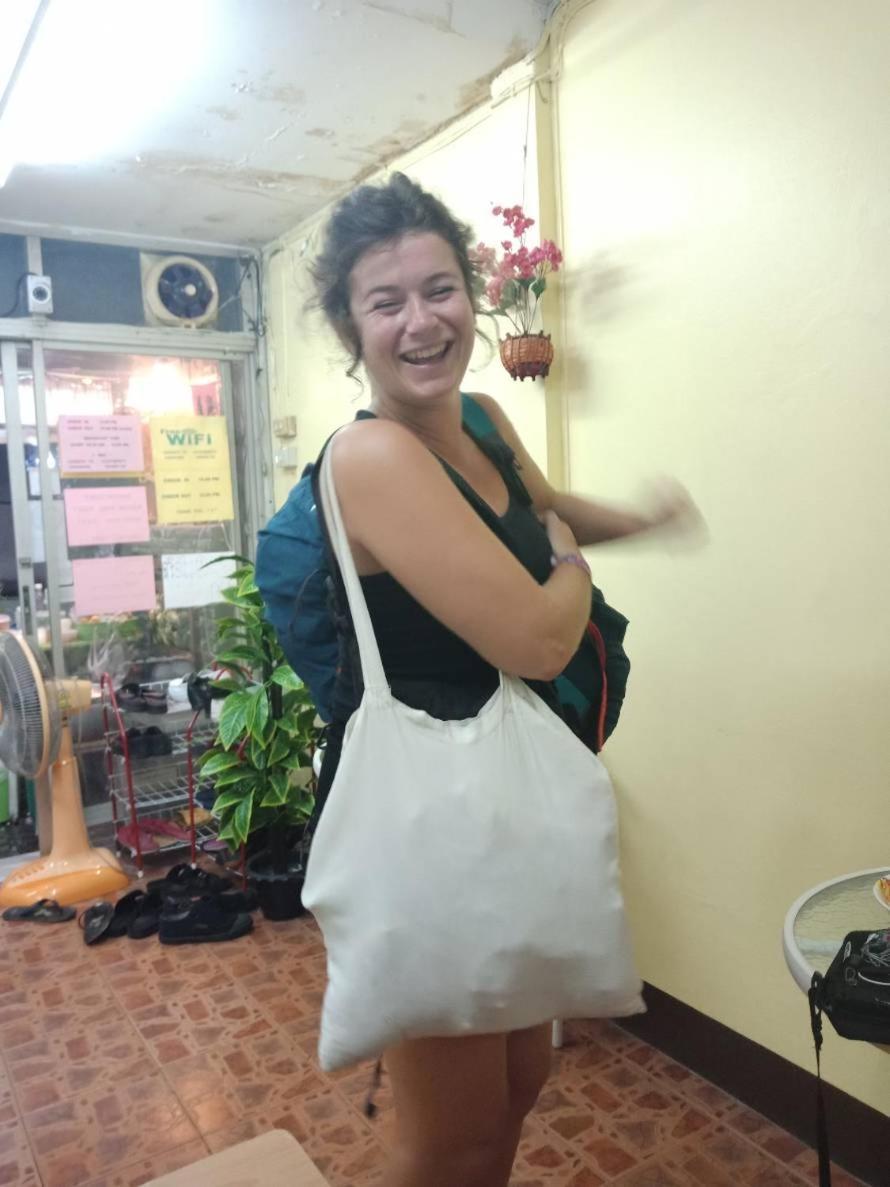 Lucky House Hostel Chiang Mai Bagian luar foto