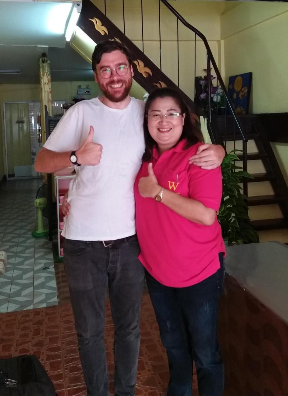 Lucky House Hostel Chiang Mai Bagian luar foto