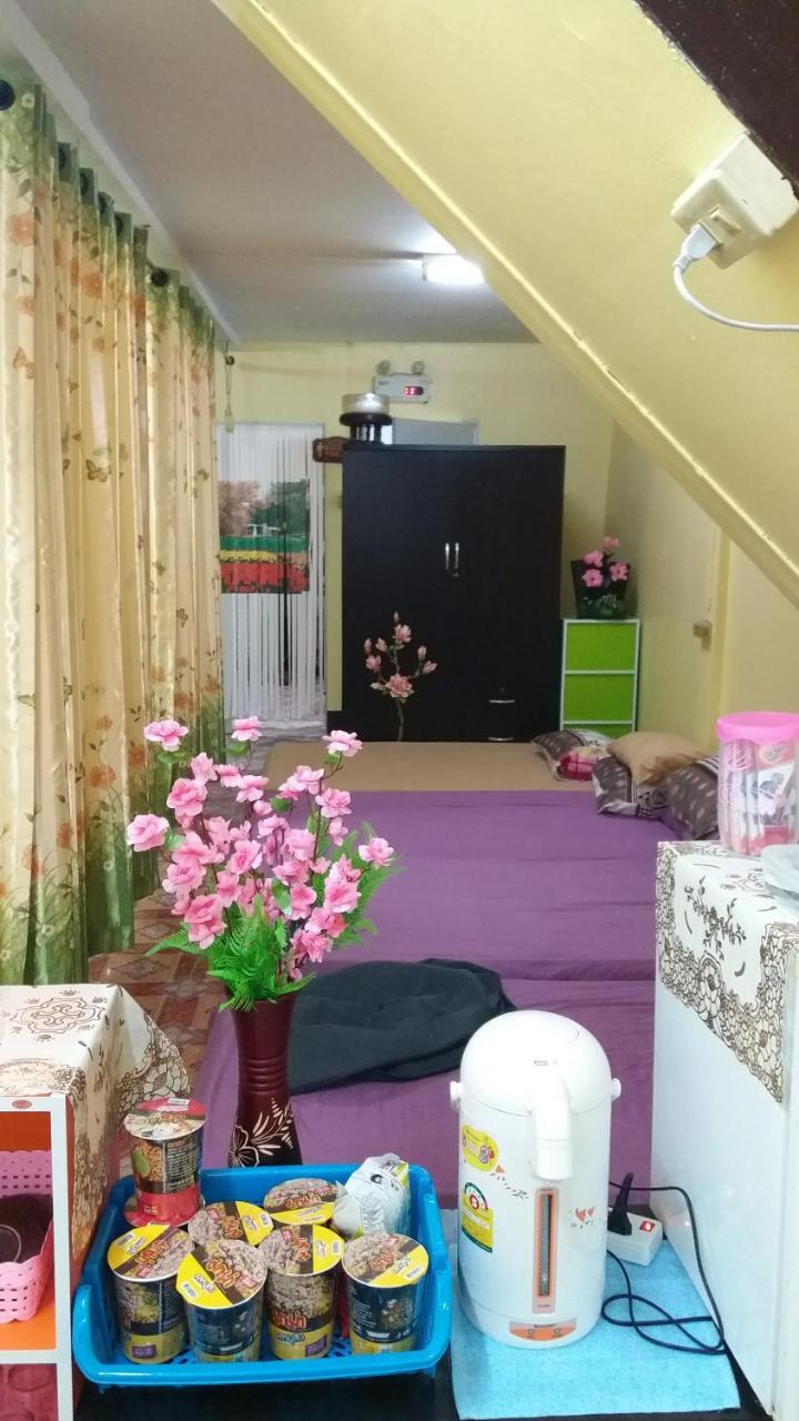 Lucky House Hostel Chiang Mai Bagian luar foto