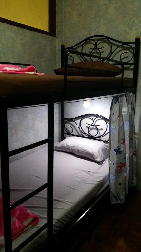 Lucky House Hostel Chiang Mai Bagian luar foto