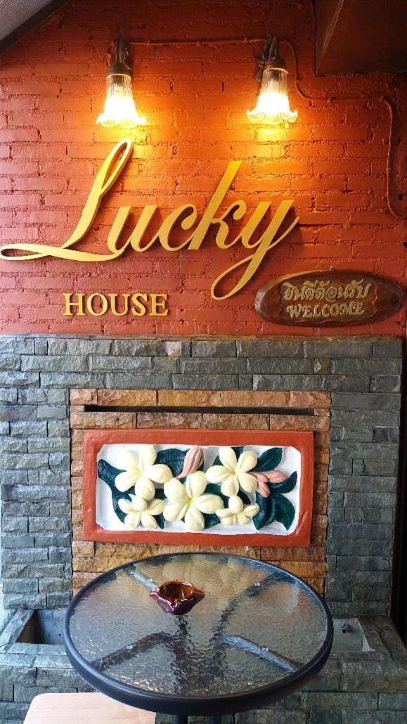 Lucky House Hostel Chiang Mai Bagian luar foto