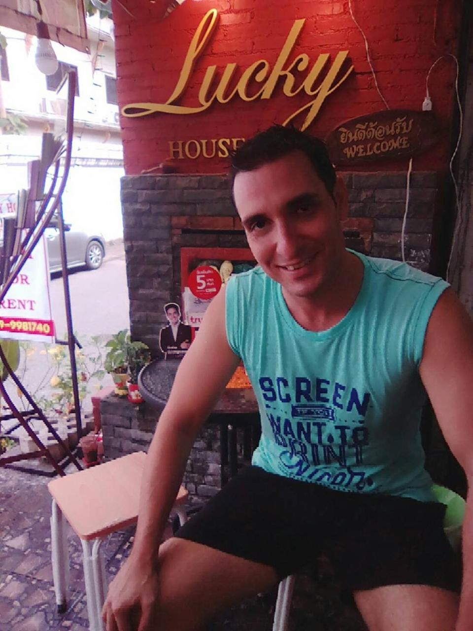 Lucky House Hostel Chiang Mai Bagian luar foto