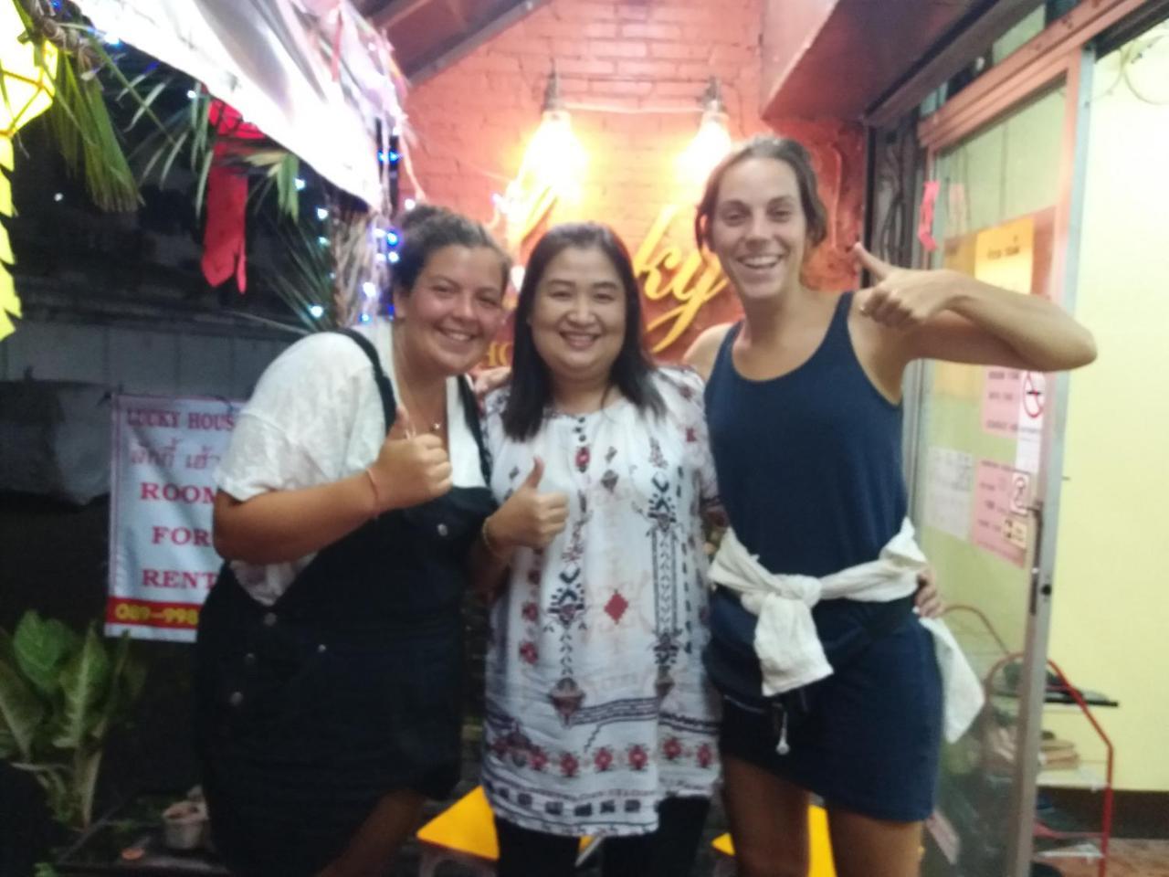 Lucky House Hostel Chiang Mai Bagian luar foto