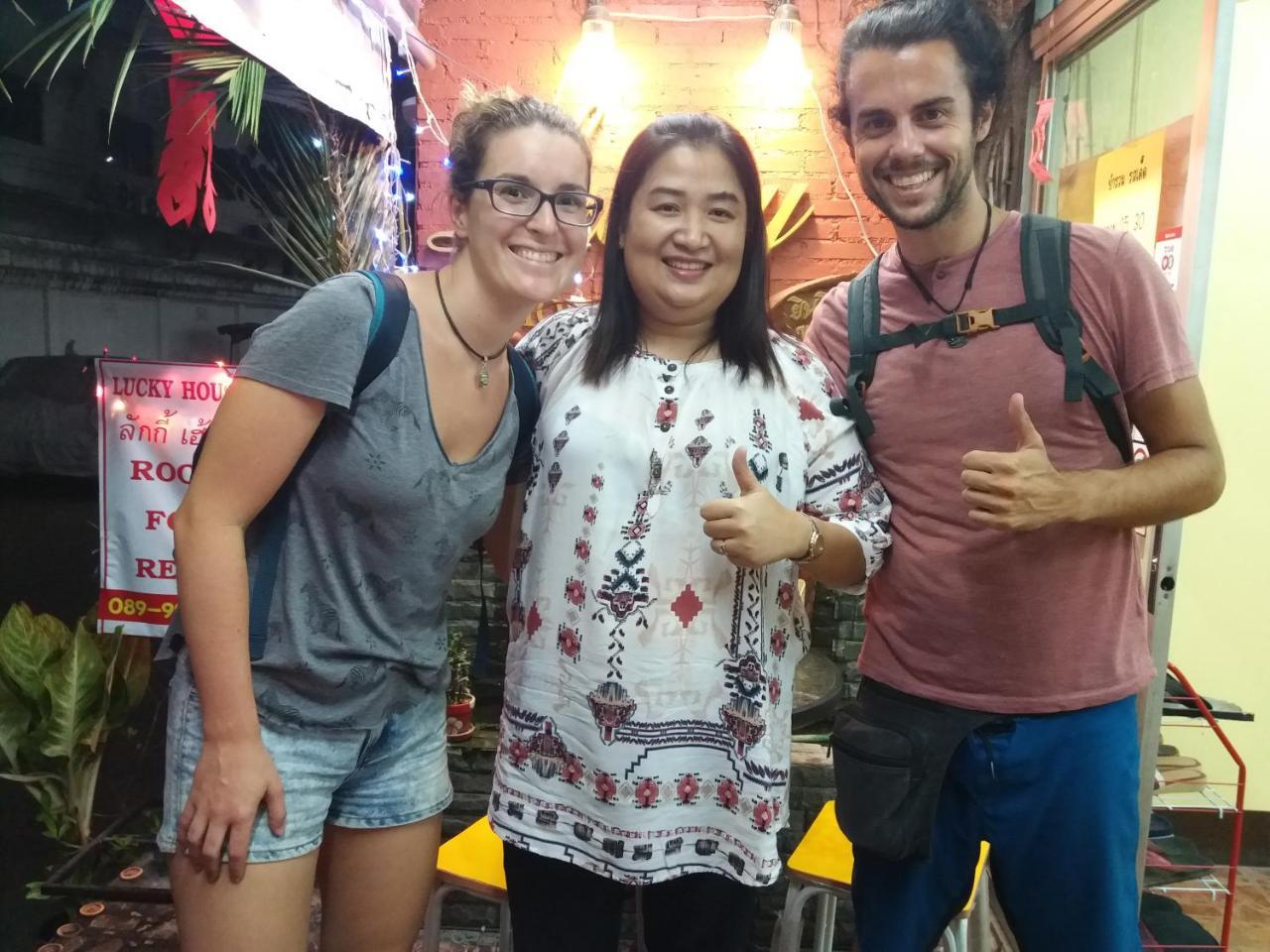 Lucky House Hostel Chiang Mai Bagian luar foto