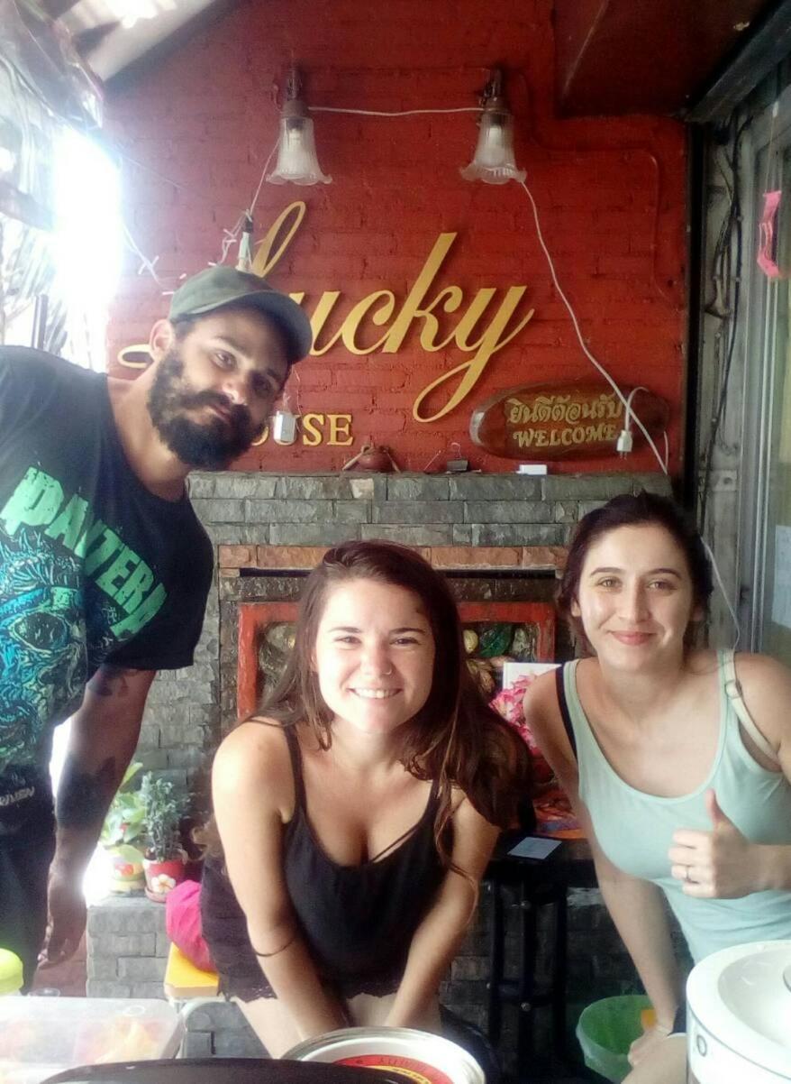 Lucky House Hostel Chiang Mai Bagian luar foto