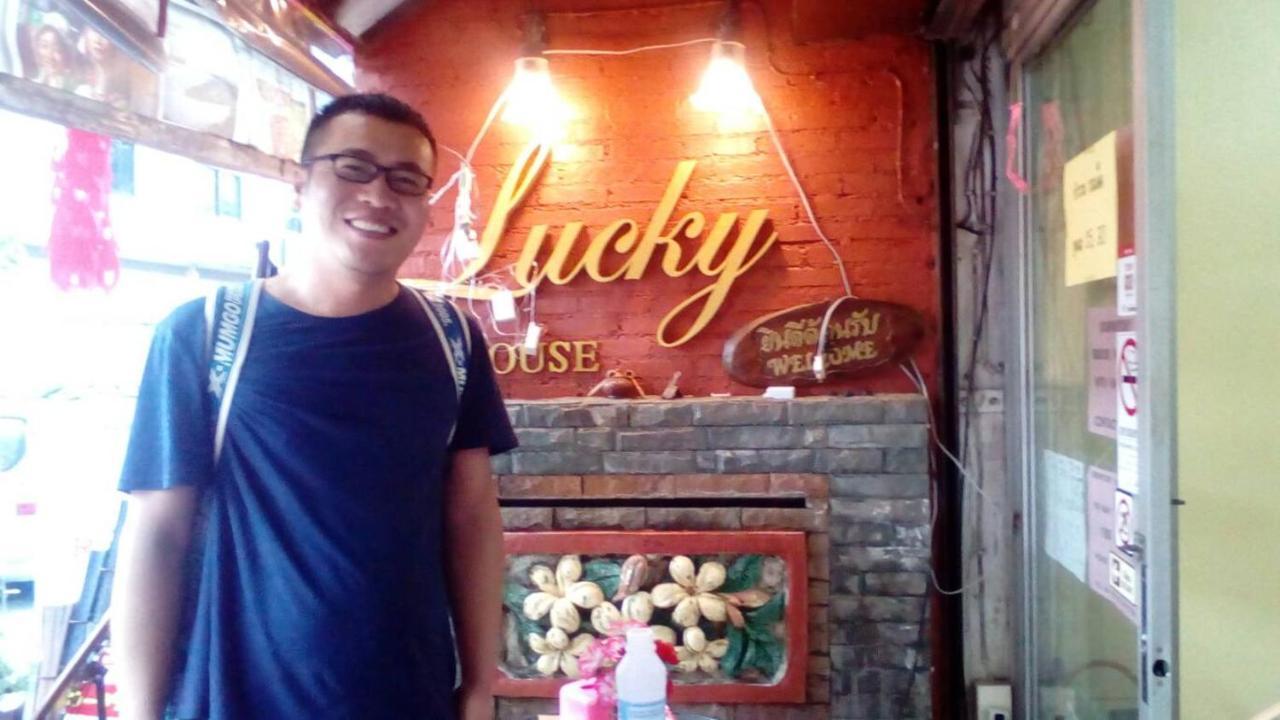 Lucky House Hostel Chiang Mai Bagian luar foto