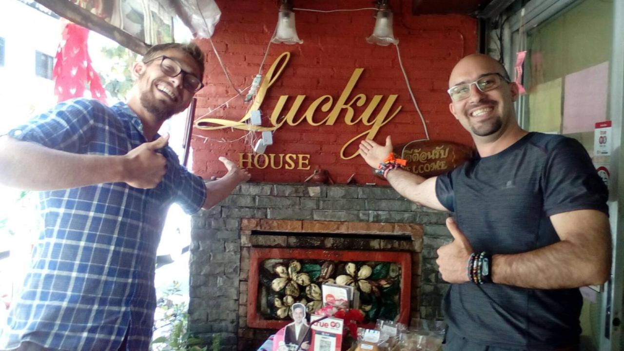 Lucky House Hostel Chiang Mai Bagian luar foto